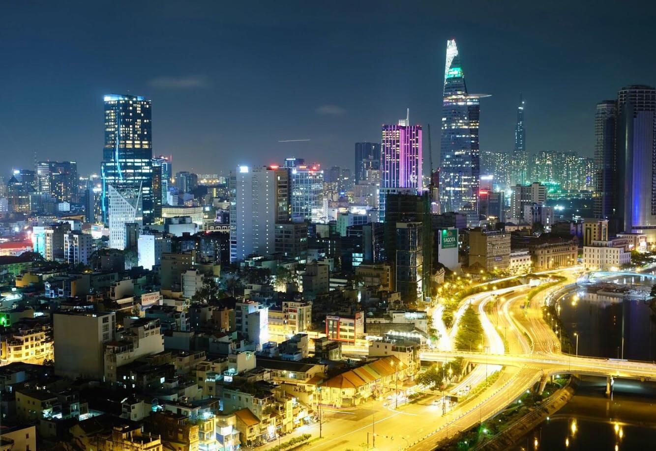 Spacious Saigon - Infinity Pool In Rivergate Хошимин Экстерьер фото
